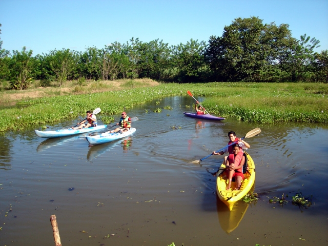 Kayak por aguas tranquilas