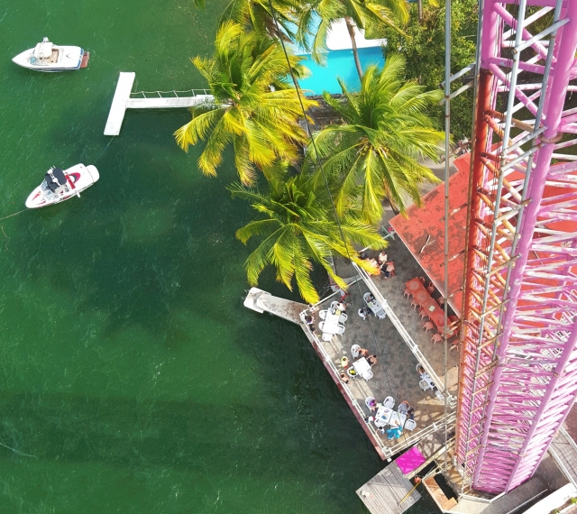 Vistas desde lo alto de la plataforma puenting
