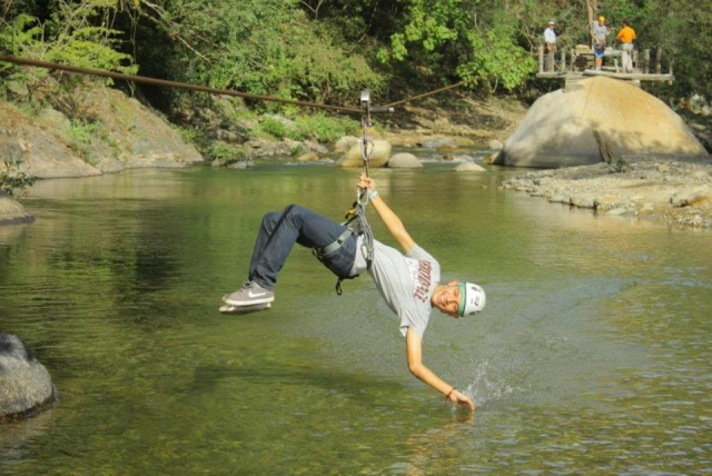 Tocando el agua