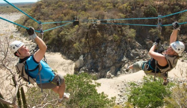 Aventureros de tirolina