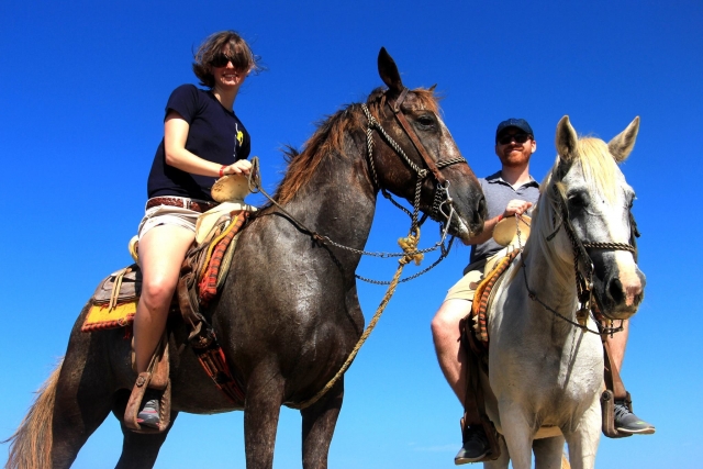 Recorre todo a caballo