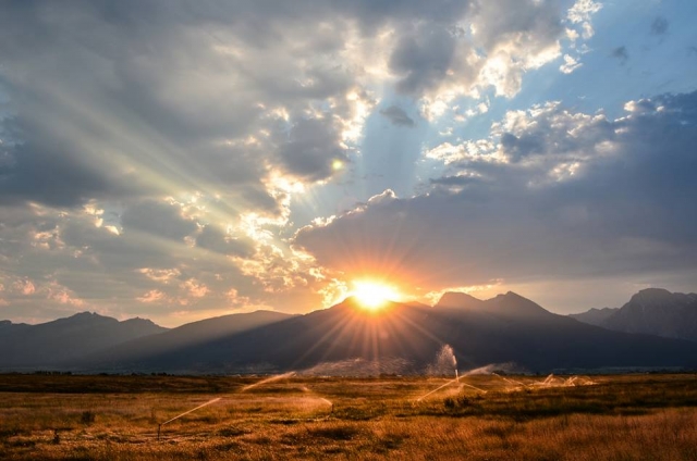 Camina y disfruta del atardecer