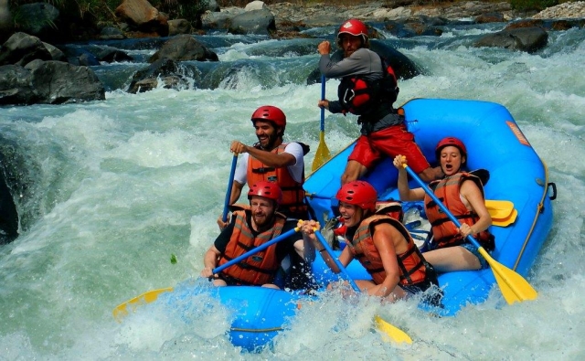 Aventurate en el rafting