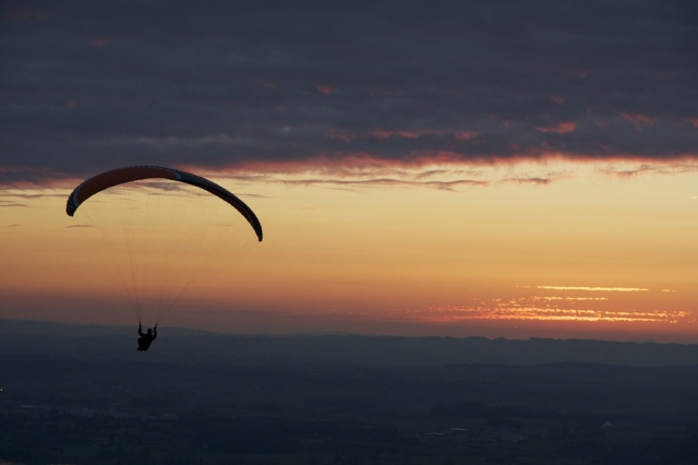 Conoce el atardecer mientras vuelas