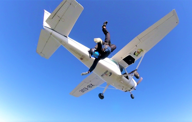 Saltando desde la avioneta