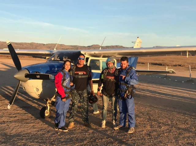 Con el avion de paracaidismo