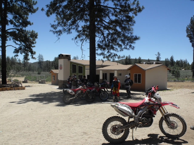 alquila de motos en el rancho