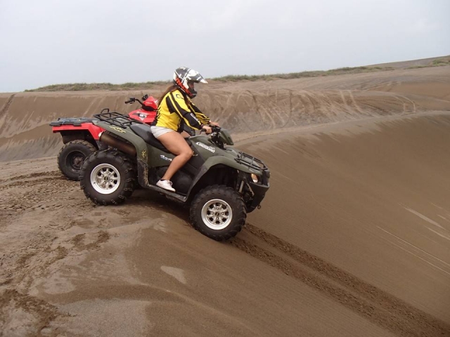 Adrenalina máxima al conducir en las dunas