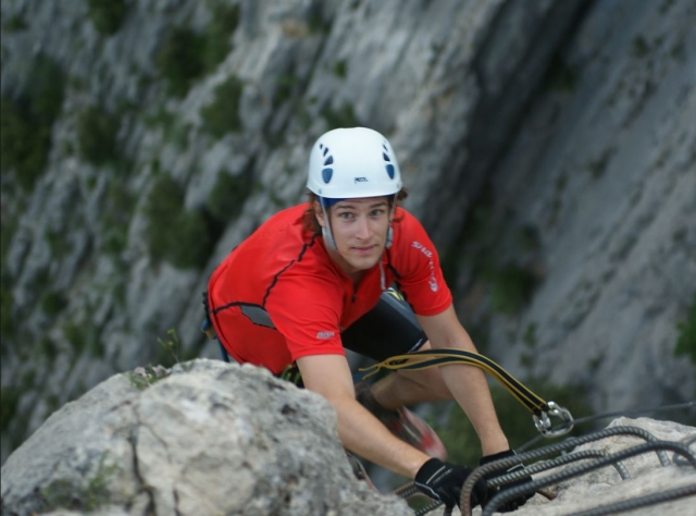 Llegando a la parte alta de la ferrata