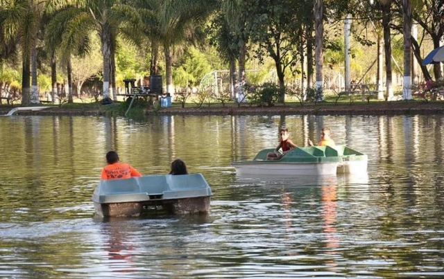 Lago para pasear en barca