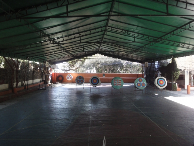 campo de tiro bajo techo