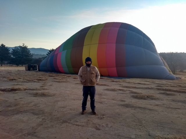 Inflando el globo aerostático
