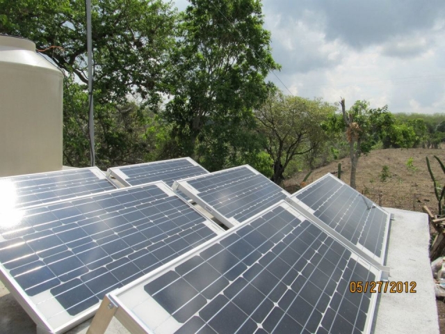 Sistema foto-voltaico del ecoclub