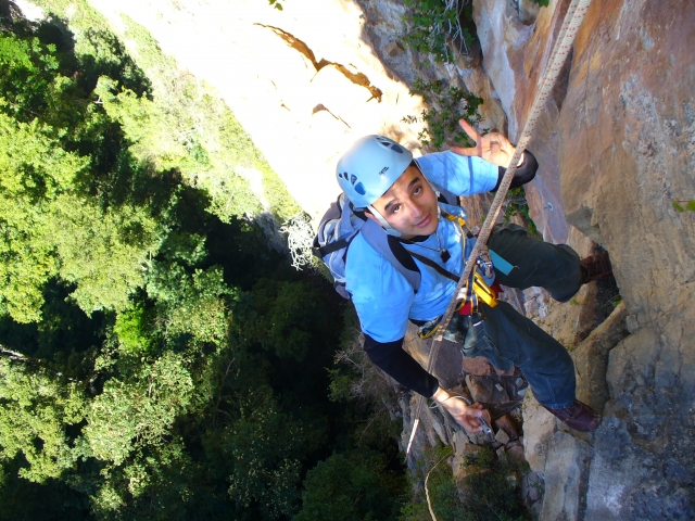 Iniciando el Rappel en La Sima de Las Cotorras