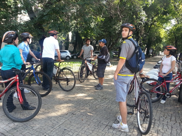 entre familia y amigos