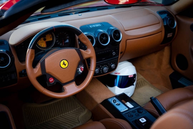 interior del ferrari