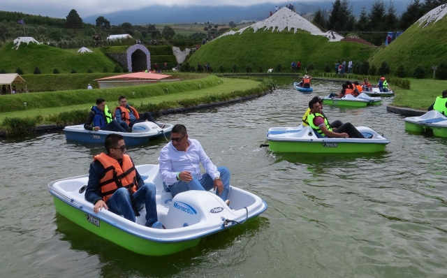 Haz tu paseo en lancha