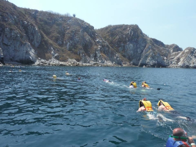 snorkeleando