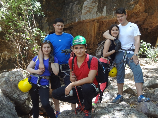 Con los amigos es mejor