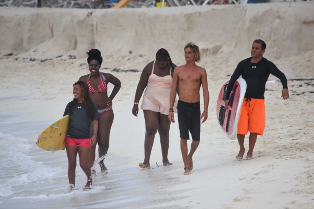 amigos del surf