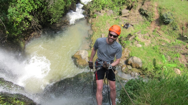 Descendiendo en tecnica rappel