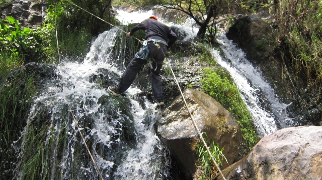 Enfrentate a las cascadas escalando