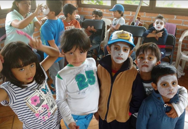 Peques con la cara maquillada