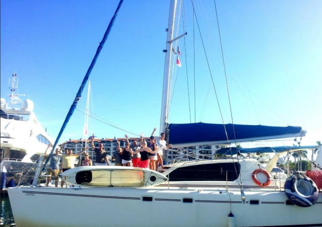 Saludando desde el barco en Puerto Vallarta