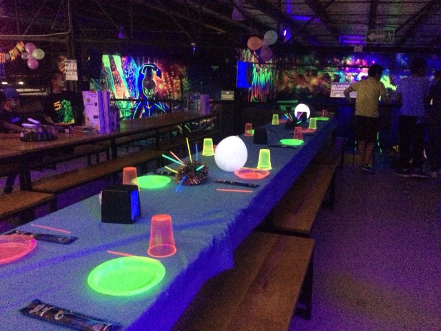 Fiesta Neon 4
