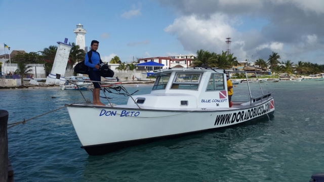 embarcacion para hacer snorkel