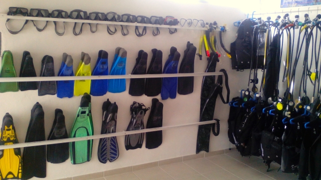 Equipo de buceo 2.jpg