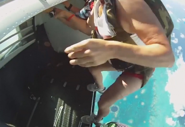 Tirate de la avioneta