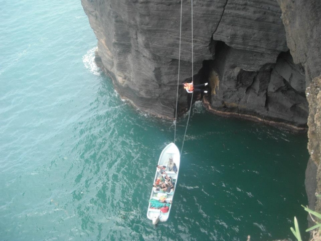 Rappel en la cuevas del pirata