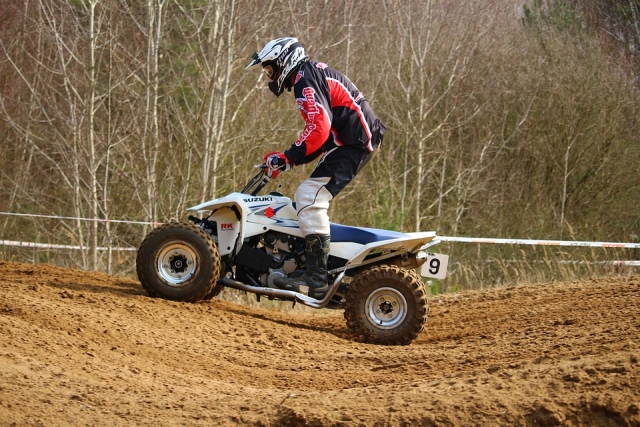 Quad por camino plano 