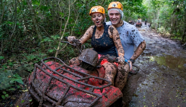 Conduce por todos los terrenos 