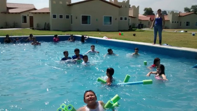 Un dia en la piscina
