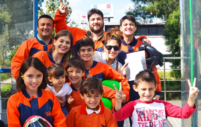 Una familia en el tubo