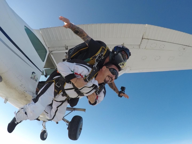 Aviéntate desde un avión