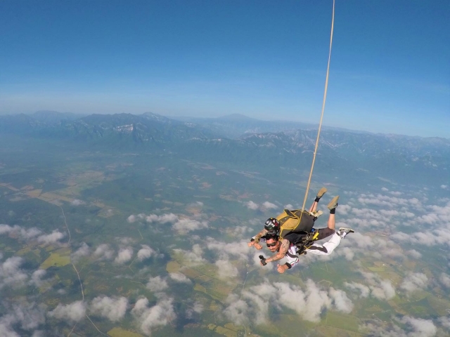 Salto en paracaídas tándem