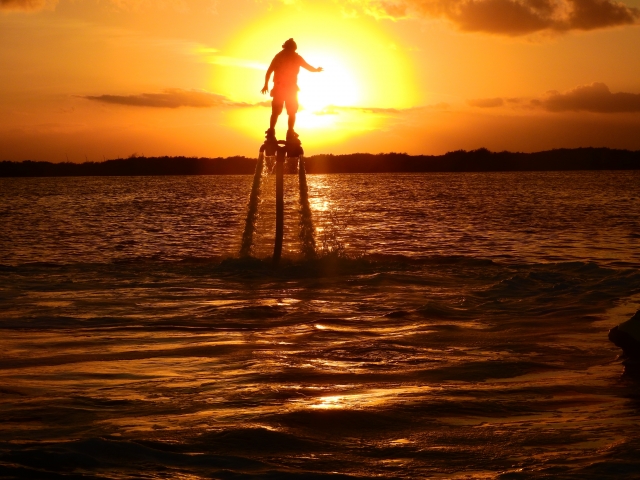 flyboard al atardecer 