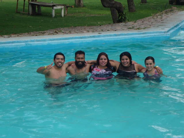 En la piscina del campamento 