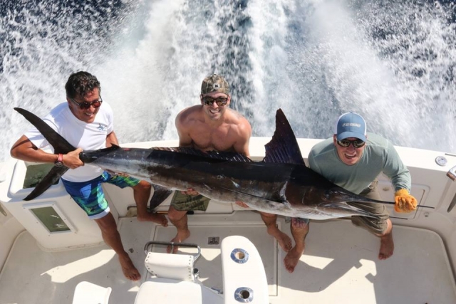 Blue Sky Cabo Pesca