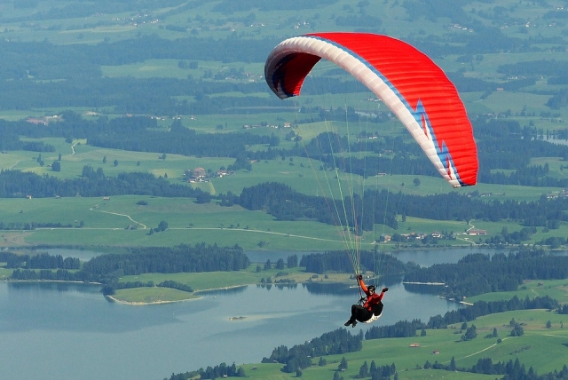 Parapente sobre la laguna