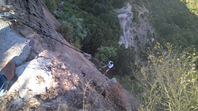 Desciende y agarra tu moto