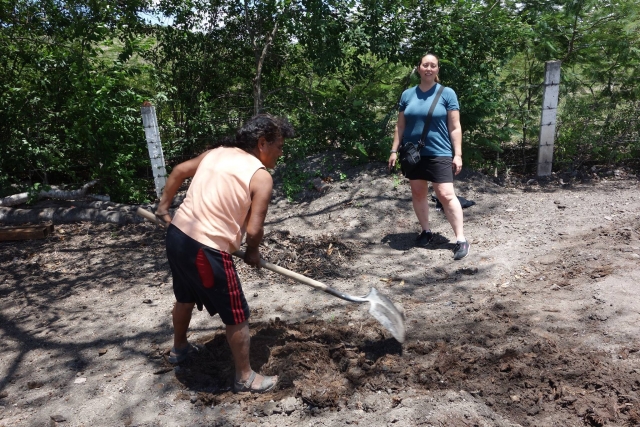 Nativos haciendo el procedimiento