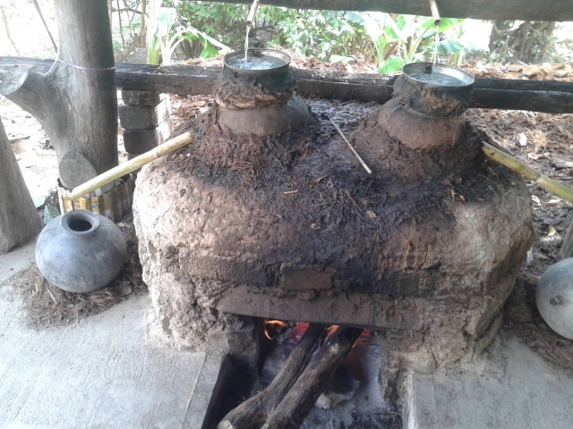 Quemando y destilando