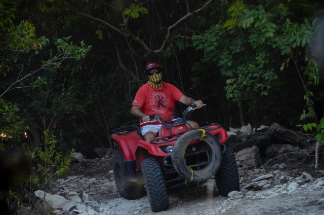 Haz el recorrido solo/atv