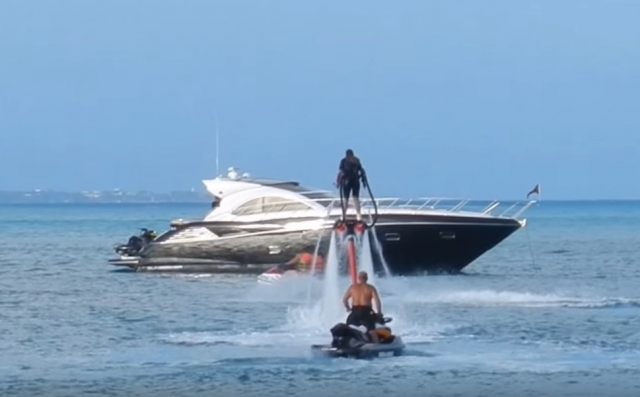 Haciendo flyboard
