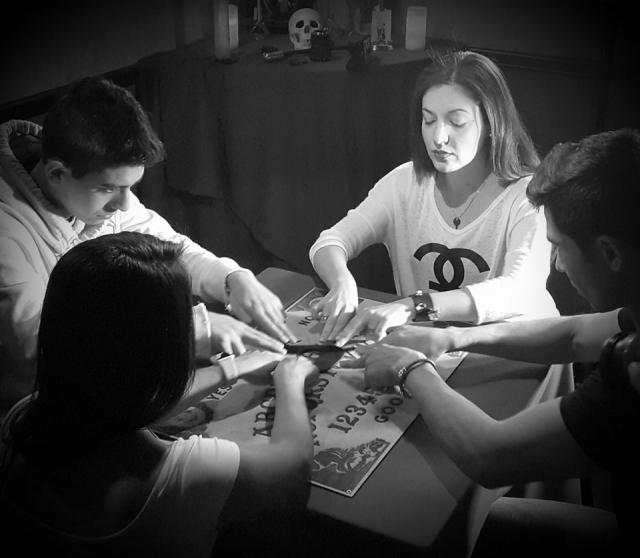 Juega con la ouija