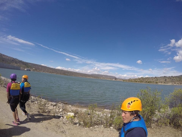 Contempla el lago